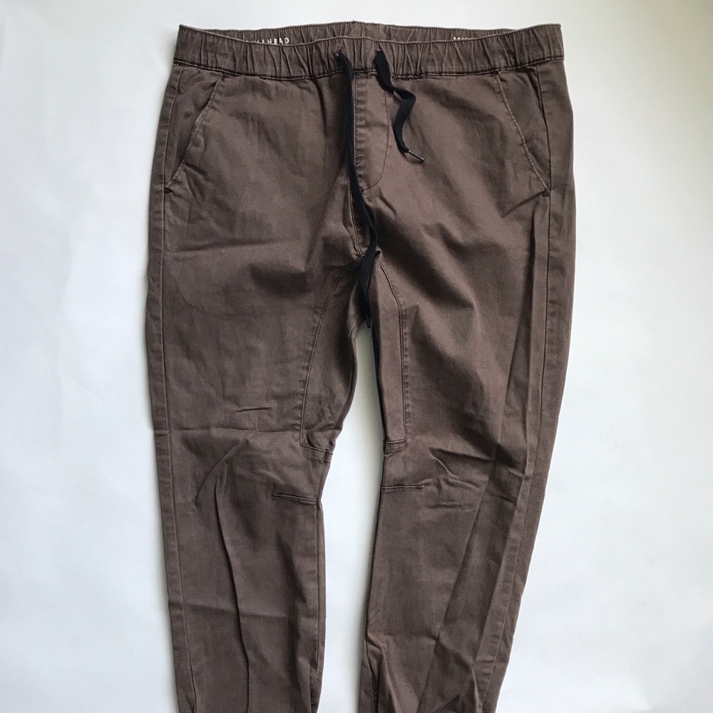 Dusty red/brown joggers with ankle zipper
